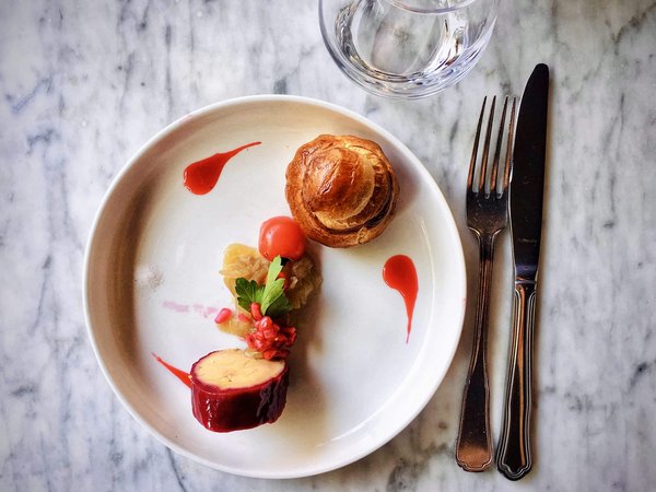 Quelles méthodes de cuisine saine peuvent être enseignées aux seniors pour promouvoir une alimentation équilibrée ?